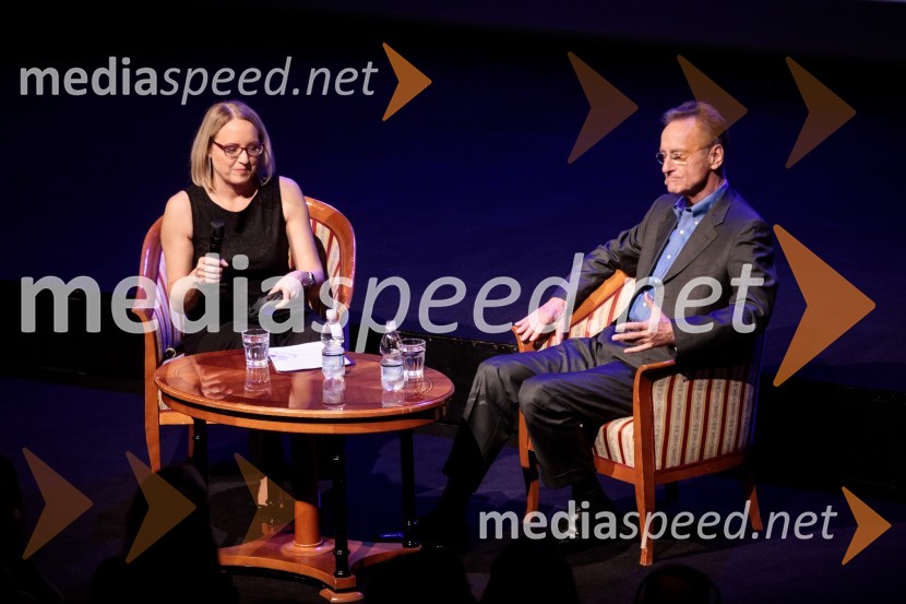  Ksenija Horvat,  novinarka in voditeljica;  Bernhard Schlink, pisateljFabula - Otvoritev Festivala literature sveta