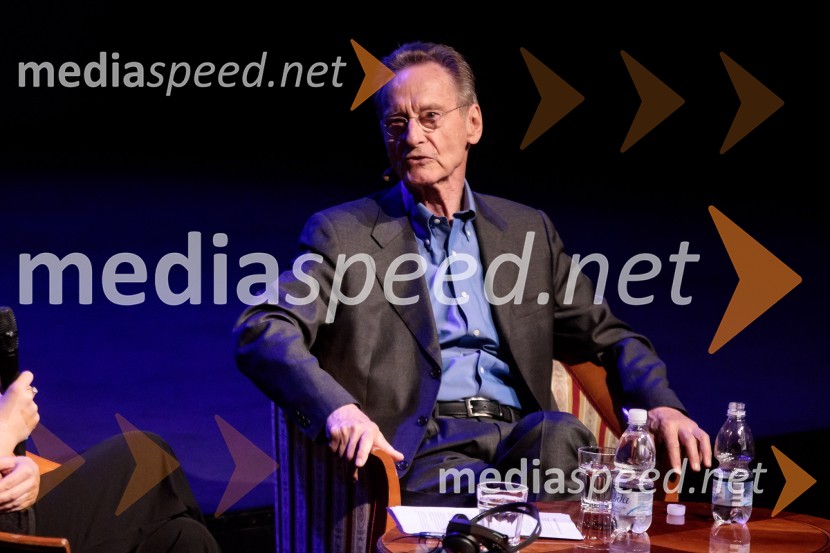  Bernhard Schlink, pisateljFabula - Otvoritev Festivala literature sveta