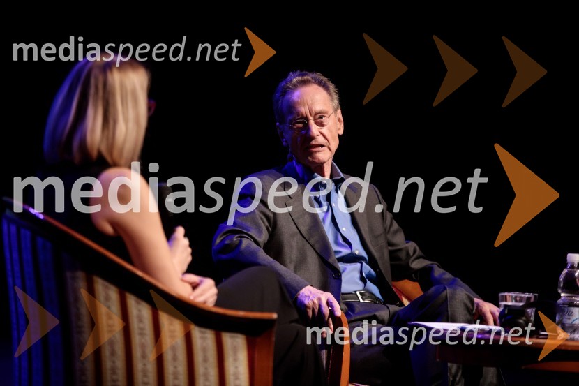  Ksenija Horvat,  novinarka in voditeljica;  Bernhard Schlink, pisateljFabula - Otvoritev Festivala literature sveta