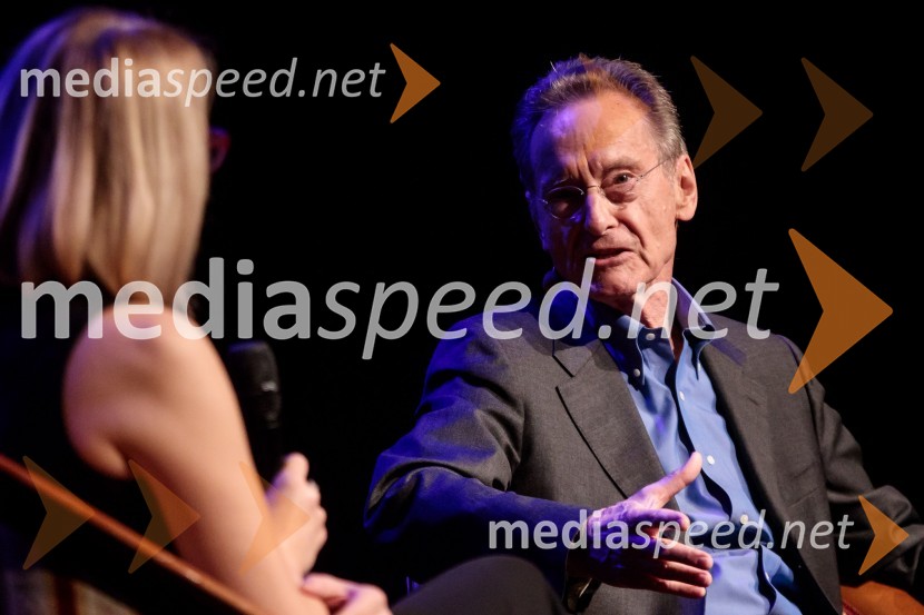  Bernhard Schlink, pisateljFabula - Otvoritev Festivala literature sveta