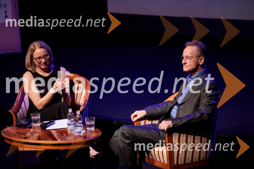  Ksenija Horvat,  novinarka in voditeljica;  Bernhard Schlink, pisateljFabula - Otvoritev Festivala literature sveta