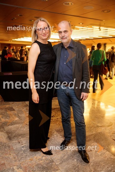  Ksenija Horvat,  novinarka in voditeljica;  Janez  Lombergar, nekdanji direktor Televizije Slovenija Fabula - Otvoritev Festivala literature sveta