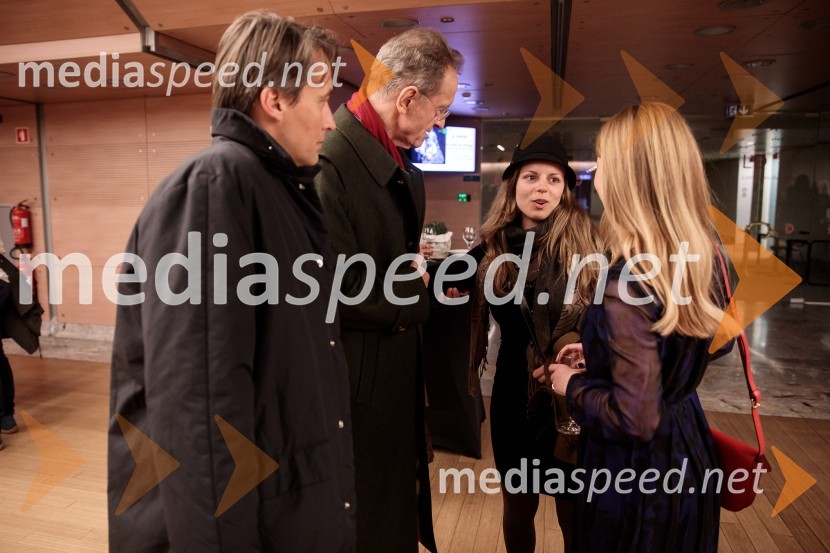  Aleš Šteger, programski direktor, Beletrina;  Bernhard Schlink, pisatelj;  Ana  Škreblin,  vodja odnosov z javnostmi;  Manca G. Renko, zgodovinarka in publicistkaFabula - Otvoritev Festivala literature sveta