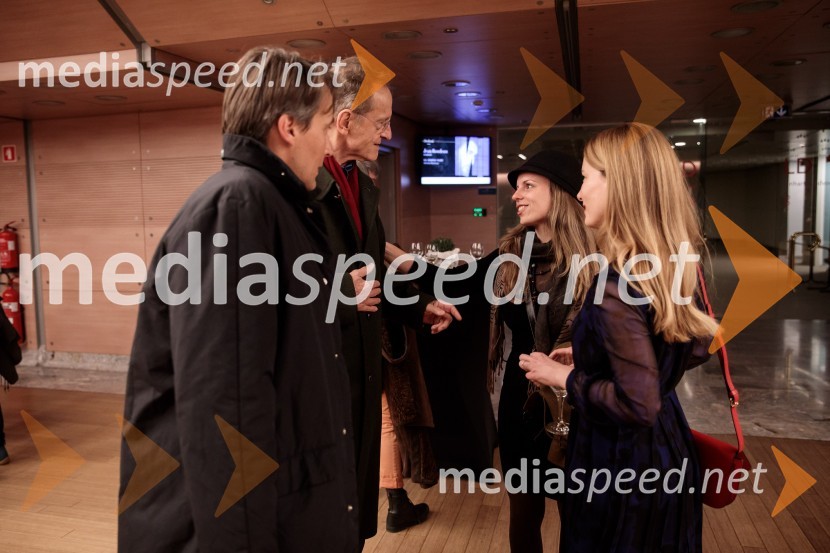  Aleš Šteger, programski direktor, Beletrina;  Bernhard Schlink, pisatelj;  Ana  Škreblin,  vodja odnosov z javnostmi;  Manca G. Renko, zgodovinarka in publicistkaFabula - Otvoritev Festivala literature sveta