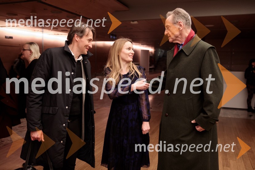  Aleš Šteger, programski direktor, Beletrina;  Manca G. Renko, zgodovinarka in publicistka;  Bernhard Schlink, pisateljFabula - Otvoritev Festivala literature sveta