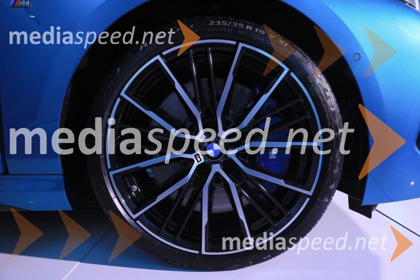 BMW xDRIVE ZIMSKA ARENA.