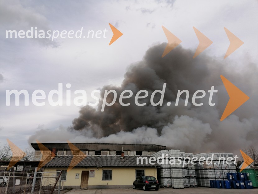 V Mariboru gori Surovina