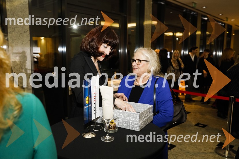  Sabina Obolnar, odgovorna urednica One in Onaplus;  Biserka Marolt Meden, poslovna direktorica, Pediatrična klinika LjubljanaOna desetletja je Jožica Maučec Zakotnik