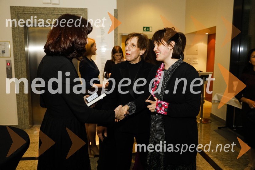  Sabina Obolnar, odgovorna urednica One in Onaplus;  Vika  Potočnik, direktorica Pionirskega doma;  ... Ona desetletja je Jožica Maučec Zakotnik