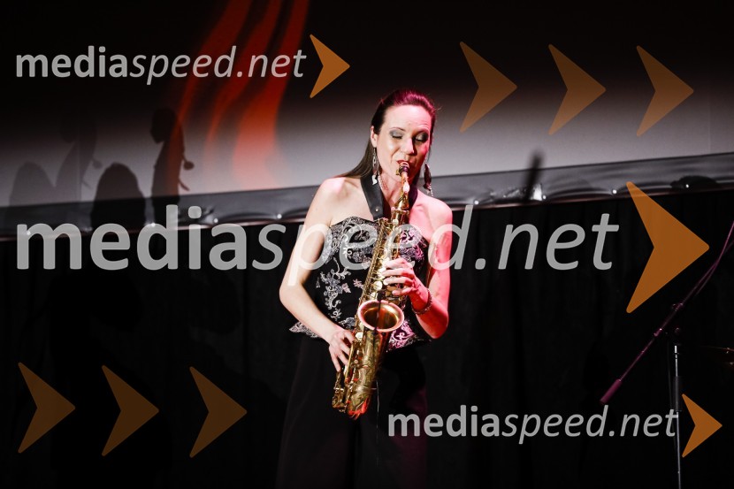 Jazz ladiesOna desetletja je Jožica Maučec Zakotnik