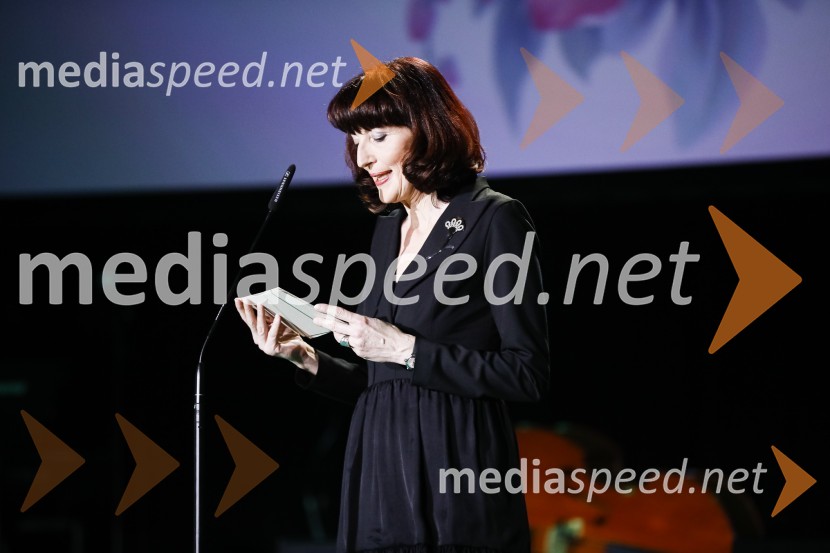  Sabina Obolnar, odgovorna urednica One in OnaplusOna desetletja je Jožica Maučec Zakotnik