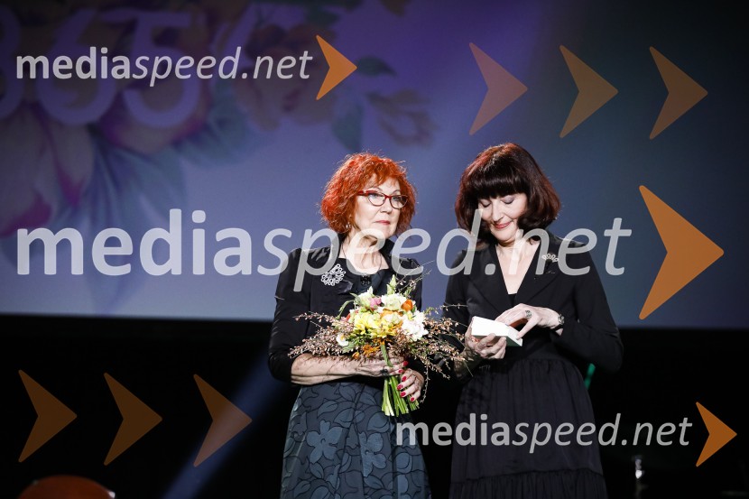  Jožica Maučec Zakotnik,  dr. med. spec., državna sekretarka na ministrstvu za zdravje ;  Sabina Obolnar, odgovorna urednica One in OnaplusOna desetletja je Jožica Maučec Zakotnik