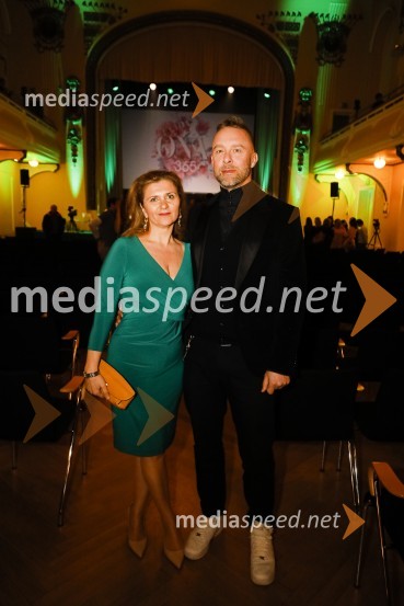  Dolores Podbevšek, direktorica marketinga in PR, Delo d.o.o.;  ... Ona desetletja je Jožica Maučec Zakotnik