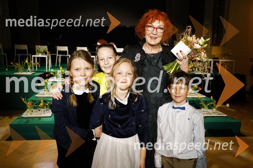  ... ;  ... ;  ... ;  Jožica Maučec Zakotnik,  dr. med. spec., državna sekretarka na ministrstvu za zdravje ;  ... Ona desetletja je Jožica Maučec Zakotnik