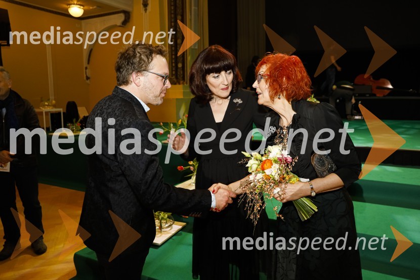  ... ;  Sabina Obolnar, odgovorna urednica One in Onaplus;  Jožica Maučec Zakotnik,  dr. med. spec., državna sekretarka na ministrstvu za zdravje Ona desetletja je Jožica Maučec Zakotnik