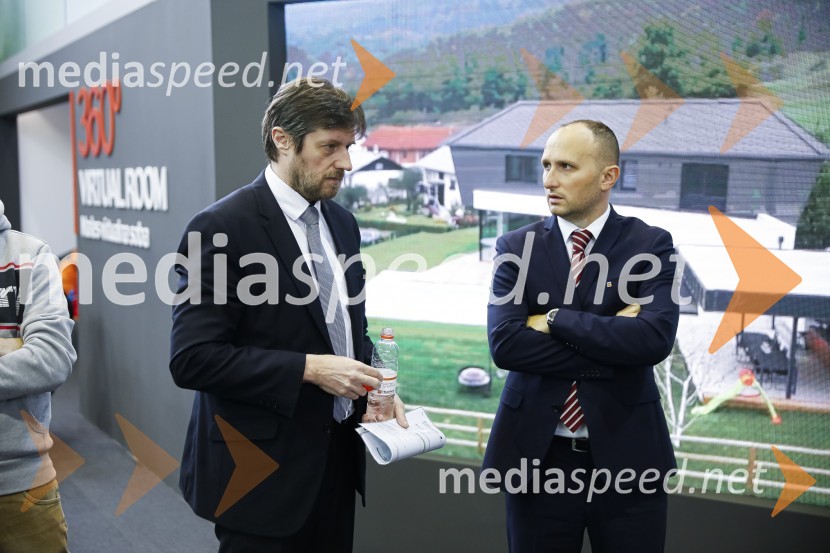  Bogdan Božac, direktor, Marles d.o.o.;  ... Tiskovna konferenca podjetij Porsche Slovenija in Marles hiše