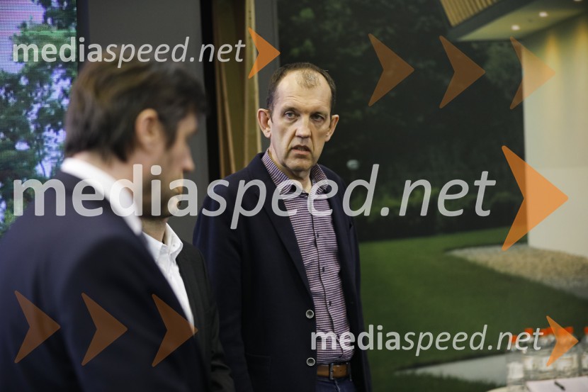  Dušan Lukič, urednik Avto magazinTiskovna konferenca podjetij Porsche Slovenija in Marles hiše