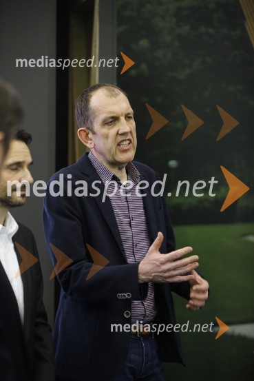  Dušan Lukič, urednik Avto magazinTiskovna konferenca podjetij Porsche Slovenija in Marles hiše