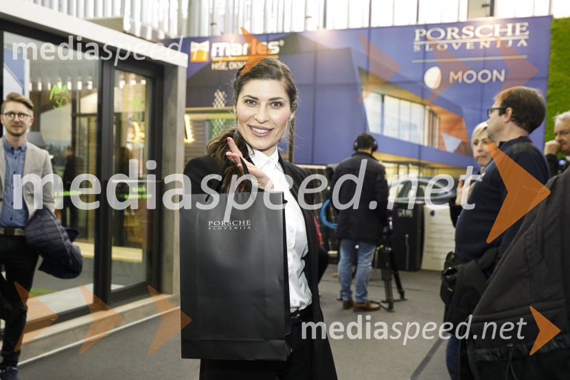  Natalija Bratkovič, radijska in TV moderatorkaTiskovna konferenca podjetij Porsche Slovenija in Marles hiše