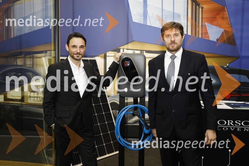  Danilo Ferjančič, generalni direktor Porsche Slovenija d.o.o;  Bogdan Božac, direktor, Marles d.o.o.Tiskovna konferenca podjetij Porsche Slovenija in Marles hiše