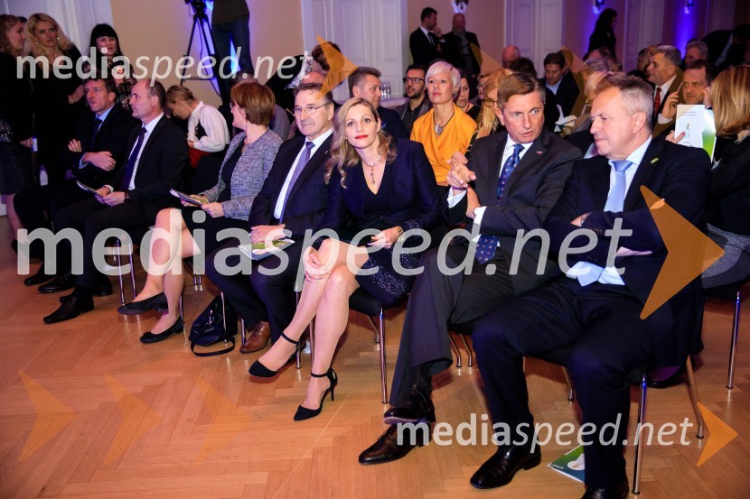  Ajda Cuderman, direktorica javne agencije Spirit Slovenija;  Borut Pahor, predsednik Republike Slovenije;  Zdravko Počivalšek, minister za gospodarski razvoj in tehnologijoPodelitev priznanja RS za poslovno odličnost