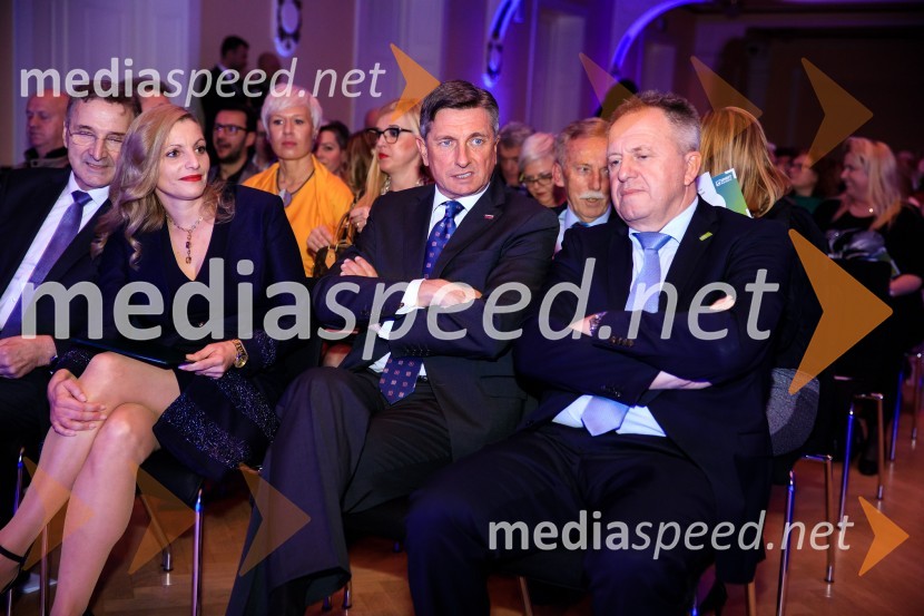  Ajda Cuderman, direktorica javne agencije Spirit Slovenija;  Borut Pahor, predsednik Republike Slovenije;  Zdravko Počivalšek, minister za gospodarski razvoj in tehnologijoPodelitev priznanja RS za poslovno odličnost