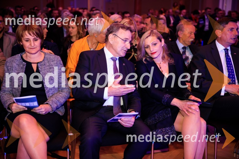  ... ;  ... ;  Ajda Cuderman, direktorica javne agencije Spirit Slovenija;  Borut Pahor, predsednik Republike SlovenijePodelitev priznanja RS za poslovno odličnost