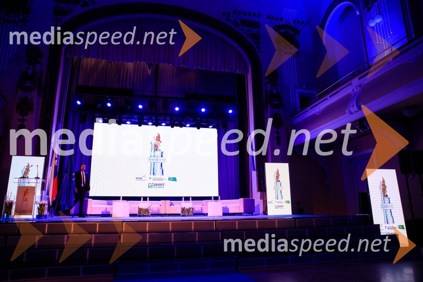 Podelitev priznanja RS za poslovno odličnost