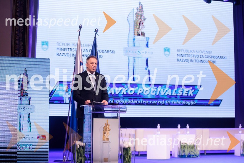  Zdravko Počivalšek, minister za gospodarski razvoj in tehnologijoPodelitev priznanja RS za poslovno odličnost