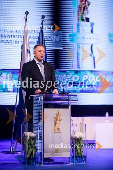  Zdravko Počivalšek, minister za gospodarski razvoj in tehnologijoPodelitev priznanja RS za poslovno odličnost