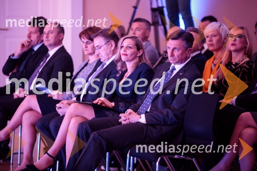  ... ;  ... ;  ... ;  ... ;  Ajda Cuderman, direktorica javne agencije Spirit Slovenija;  Borut Pahor, predsednik Republike SlovenijePodelitev priznanja RS za poslovno odličnost
