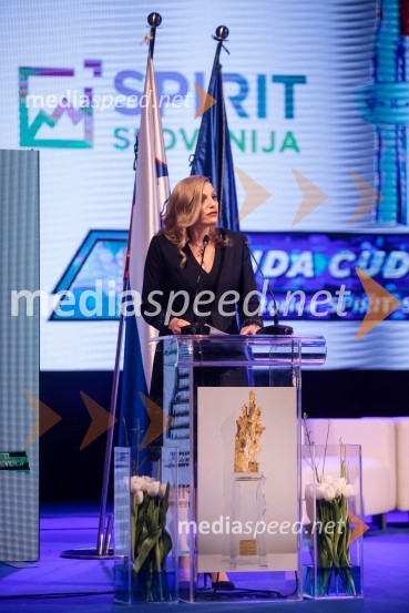  Ajda Cuderman, direktorica javne agencije Spirit SlovenijaPodelitev priznanja RS za poslovno odličnost