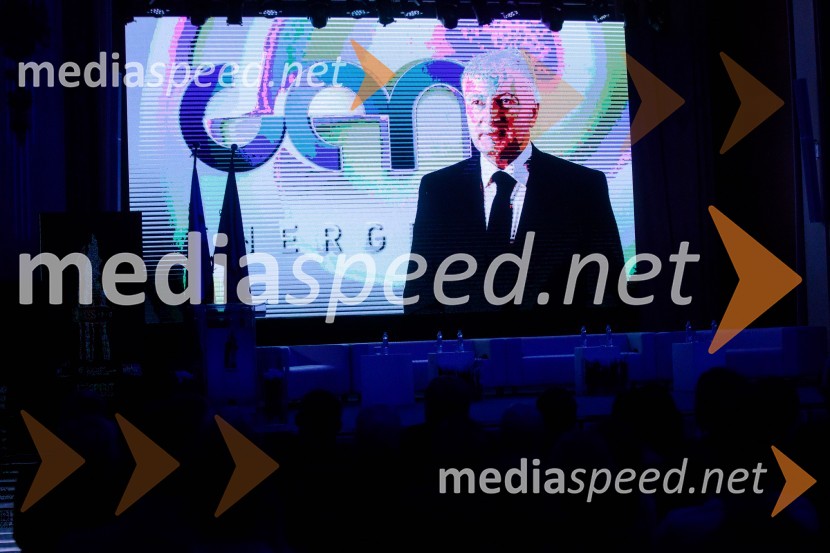 Podelitev priznanja RS za poslovno odličnost