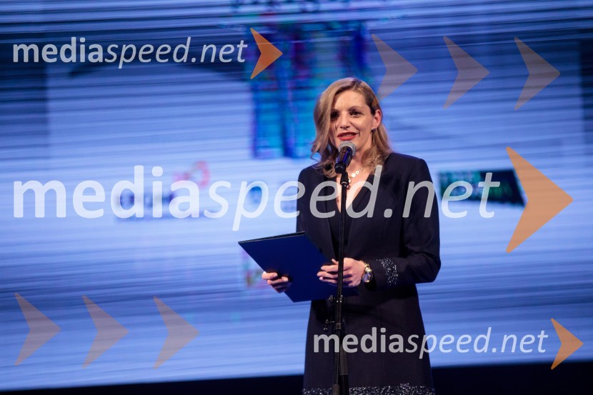  Ajda Cuderman, direktorica javne agencije Spirit SlovenijaPodelitev priznanja RS za poslovno odličnost