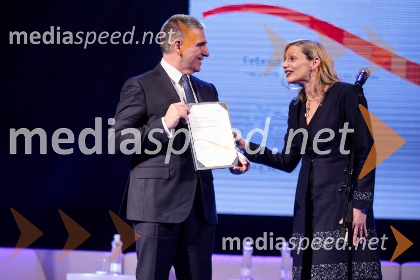  Marko Lotrič, Lotrič d.o.o. ;  Ajda Cuderman, direktorica javne agencije Spirit SlovenijaPodelitev priznanja RS za poslovno odličnost