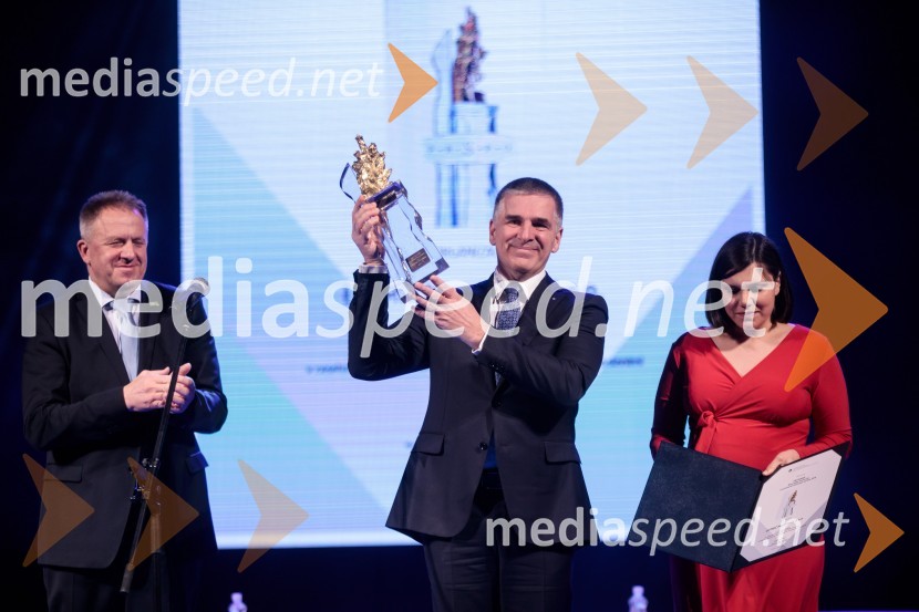  Zdravko Počivalšek, minister za gospodarski razvoj in tehnologijo;  Marko Lotrič, Lotrič d.o.o. ;  ... Podelitev priznanja RS za poslovno odličnost