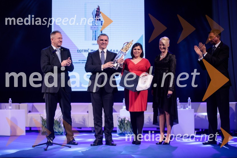  Zdravko Počivalšek, minister za gospodarski razvoj in tehnologijo;  Marko Lotrič, Lotrič d.o.o. ;  ... ;  ... ;  Borut Pahor, predsednik Republike SlovenijePodelitev priznanja RS za poslovno odličnost