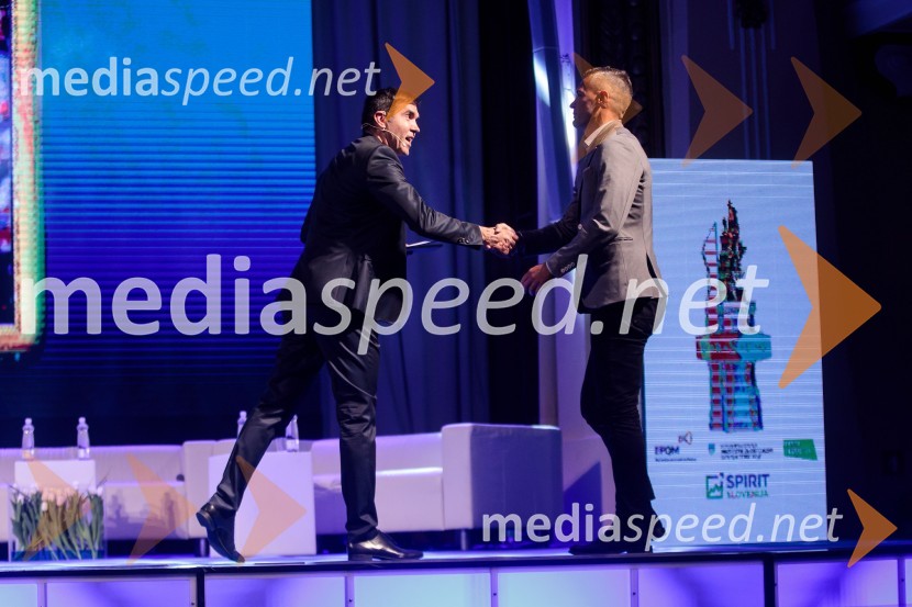  Mario Galunič, TV voditelj;  Damir Skomina, nogometni sodnikPodelitev priznanja RS za poslovno odličnost