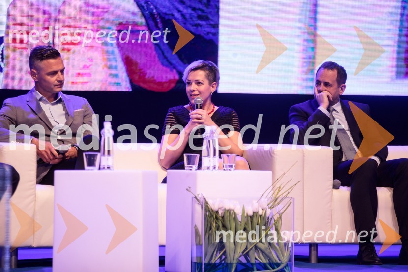  Damir Skomina, nogometni sodnik; dr. Aida  Kamišalić Latifić,  Fakulteta za elektrotehniko, računalništvo in informatiko, Univerza v Mariboru;  Peter Podlunšek, akrobatski pilotPodelitev priznanja RS za poslovno odličnost