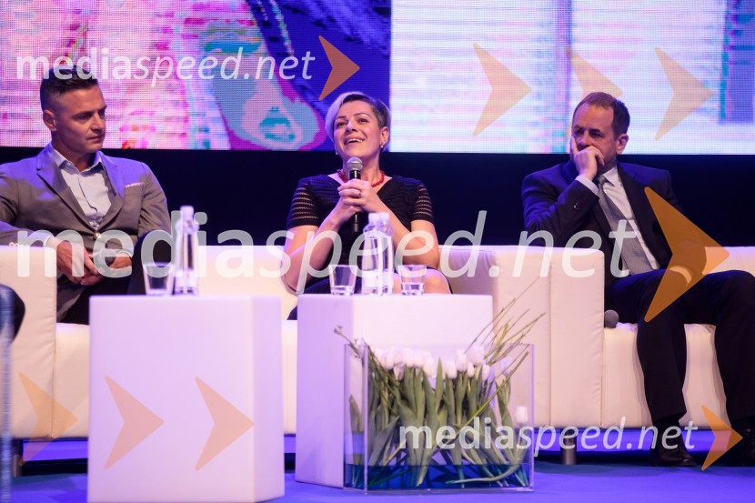  Damir Skomina, nogometni sodnik; dr. Aida  Kamišalić Latifić,  Fakulteta za elektrotehniko, računalništvo in informatiko, Univerza v Mariboru;  Peter Podlunšek, akrobatski pilotPodelitev priznanja RS za poslovno odličnost