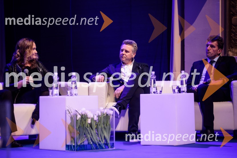 dr. Ninna Kozorog, zdravnica, predsednica društva Humanitarček; prof. dr. Uroš Ahčan, specialist plastične kirurgije;  Andrej  Poklič, GKN Driveline SlovenijaPodelitev priznanja RS za poslovno odličnost