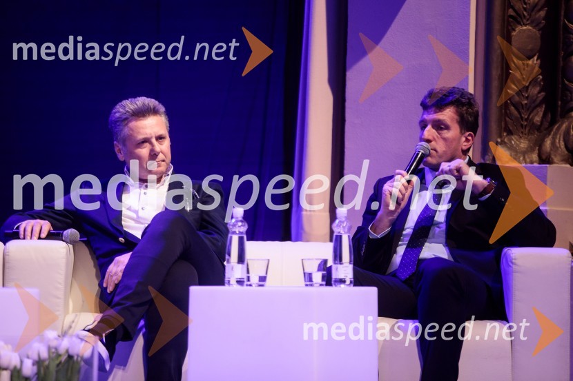 prof. dr. Uroš Ahčan, specialist plastične kirurgije;  Andrej  Poklič, GKN Driveline SlovenijaPodelitev priznanja RS za poslovno odličnost