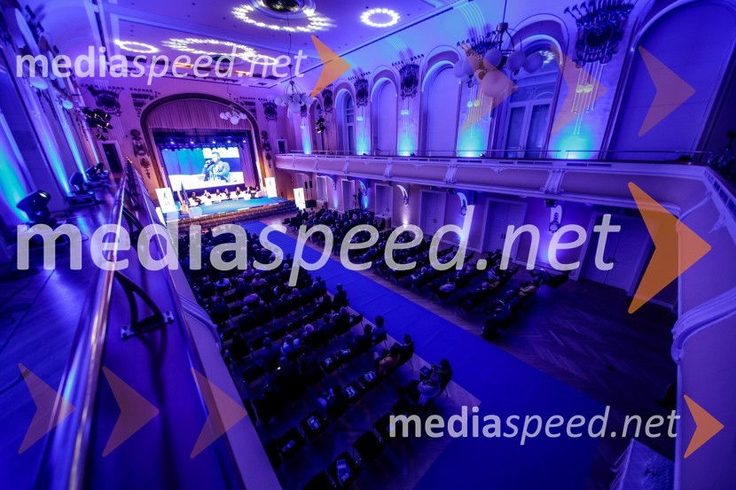 Podelitev priznanja RS za poslovno odličnost