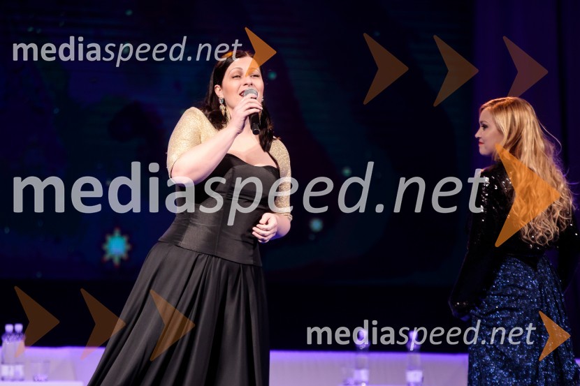  Nuška Drašček, pevka;  ... Podelitev priznanja RS za poslovno odličnost