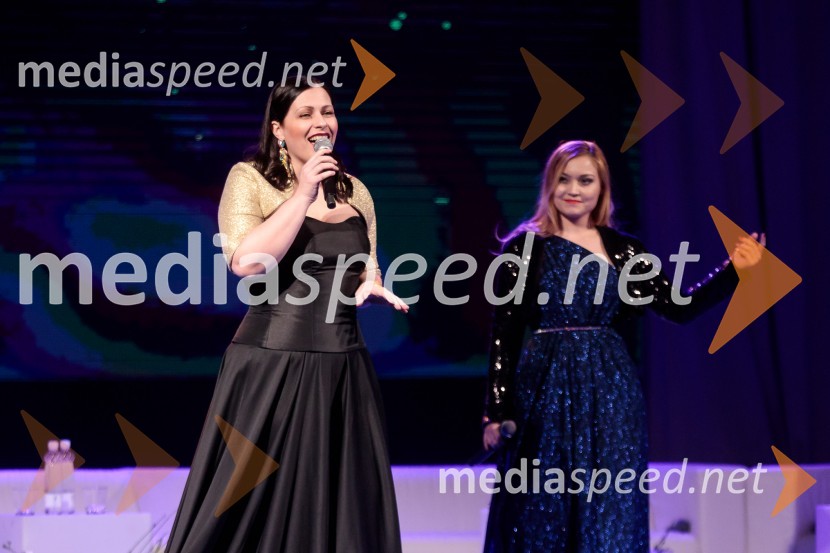  Nuška Drašček, pevka;  ... Podelitev priznanja RS za poslovno odličnost