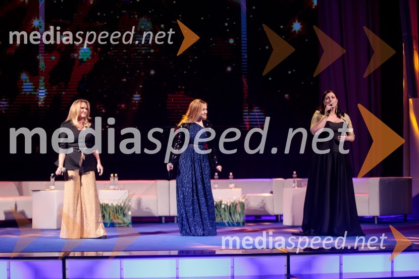  Nuša Derenda, pevka;  ... ;  Nuška Drašček, pevkaPodelitev priznanja RS za poslovno odličnost