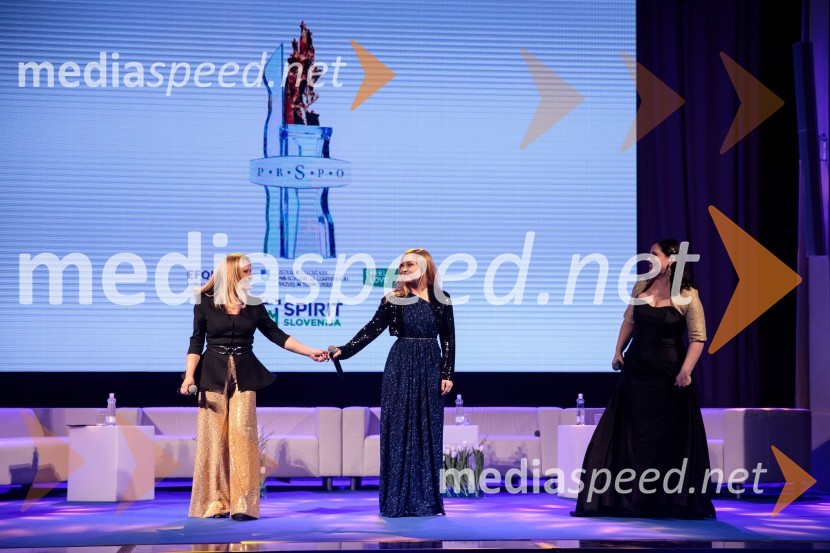  Nuša Derenda, pevka;  ... ;  Nuška Drašček, pevkaPodelitev priznanja RS za poslovno odličnost