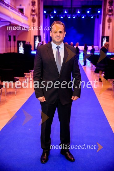  Peter Podlunšek, akrobatski pilotPodelitev priznanja RS za poslovno odličnost