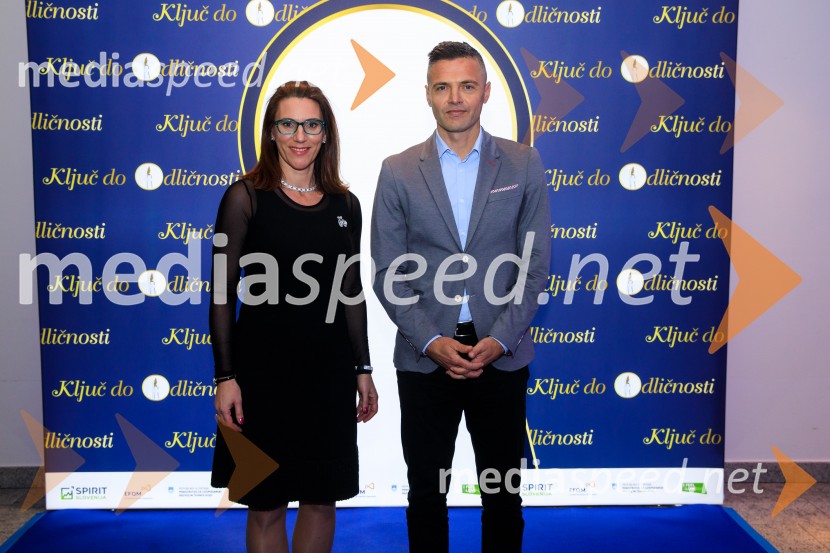  ... ;  Damir Skomina, nogometni sodnikPodelitev priznanja RS za poslovno odličnost