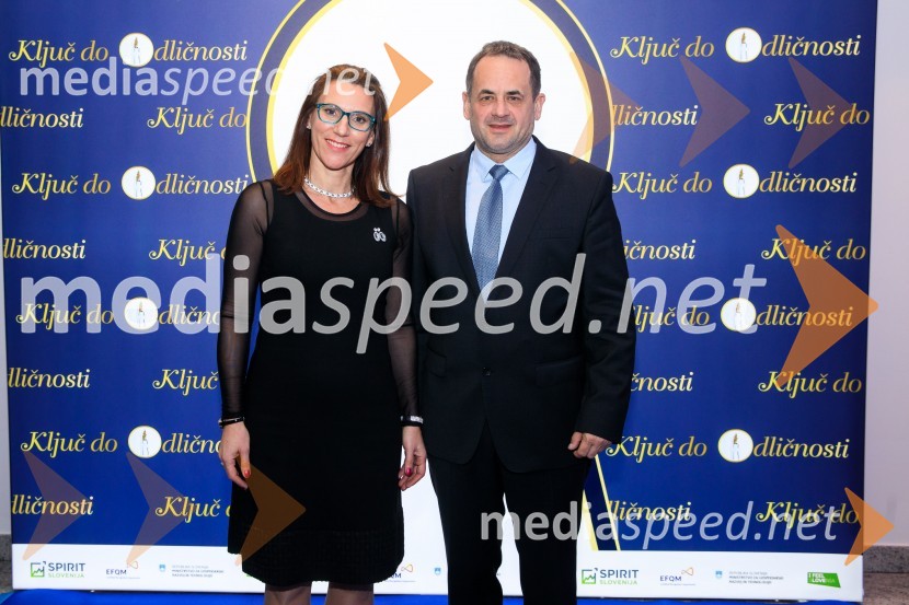  ... ;  Peter Podlunšek, akrobatski pilotPodelitev priznanja RS za poslovno odličnost